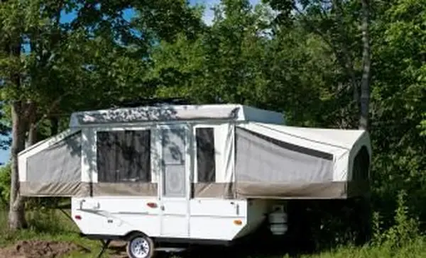 כיצד לנקות עובש ממכונית קופצת