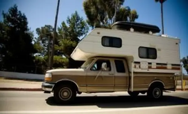 キャンピングカーシェルを構築する方法