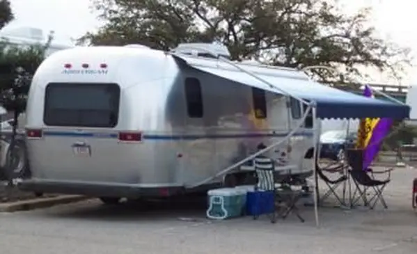 중고 Airstream 트레일러를 찾을 수있는 곳 : 신뢰할 수있는 옵션