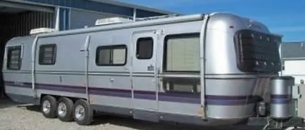 アビオントラベルトレーラー