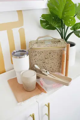 Opakovane použiteľná súprava automobilov na cestách!