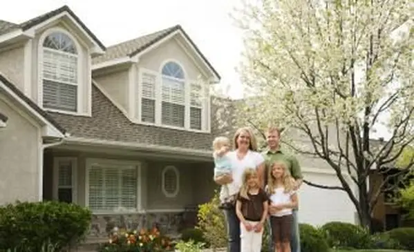 흰 꽃과 나무의 일반적인 종류