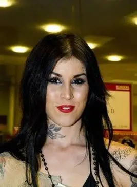 タトゥーショップLAインクはどこにありますか