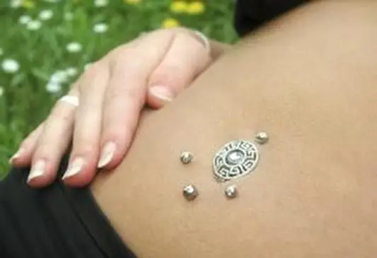 배꼽 피어싱