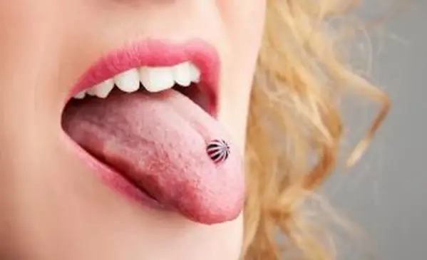 독특한 볼 텅 피어스