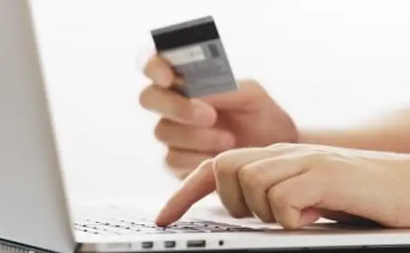 כיצד לבצע תשלומי כרטיסי אשראי במרדף