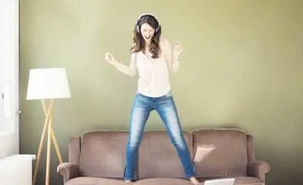 16 canzoni divertenti con passi di danza nel testo