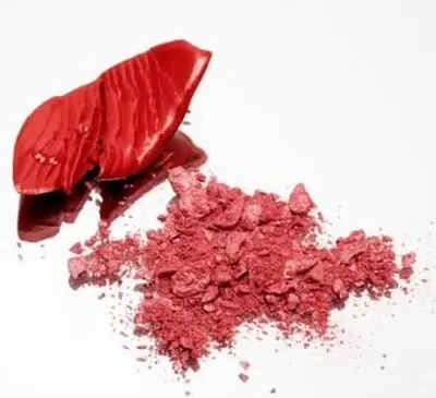 Červený mejkap na lícenku