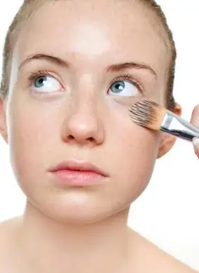 Najlepszy korektor do cieni pod oczami