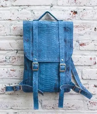 Monedero mochila de piel de pitón azul