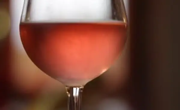 Chladené ružové víno Moscato