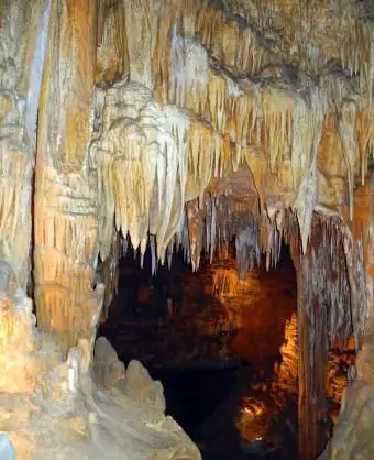 ルーレイ洞窟を訪ねる