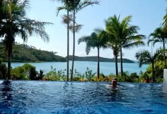 Piscina de Baybliss Apartments