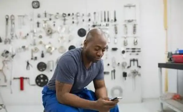 휴식 시간에 남자 호출 아내