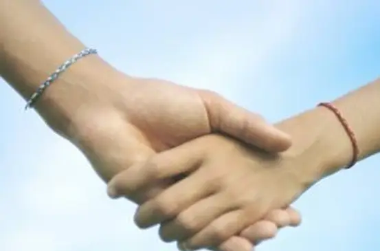 手をつないで