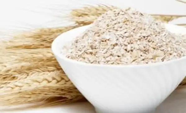 Crusca d'avena contro crusca di frumento: considera i vantaggi di ciascuno