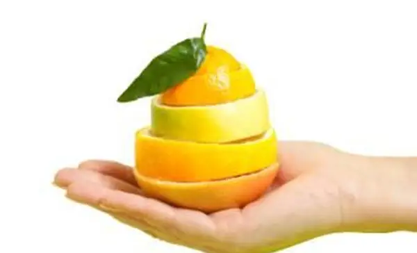 Wie viel Vitamin C steckt in einer Orange?