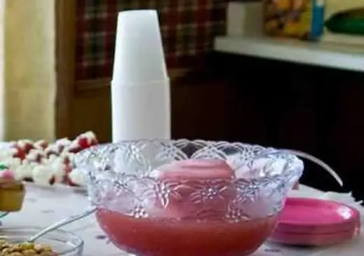 Wein- und Wodka-Punch