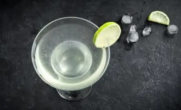Vodka gimlet