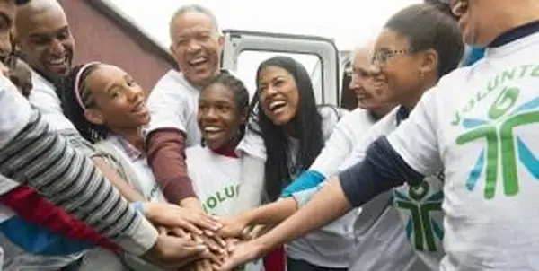 150+ רעיונות לפרויקטים של שירות קהילתי לכל הגילאים