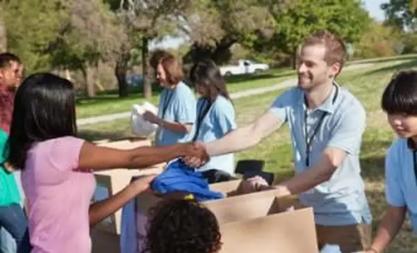 Scuotere un volontario