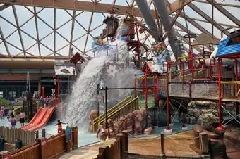 פארק המים ריזורט מאסנוטן