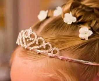 Blumenmädchen mit Diadem