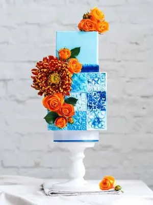 moderne blaue quadratische Hochzeitstorte