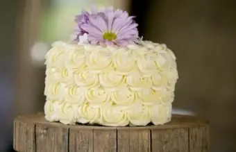 עוגת שושנת קרם חמאה