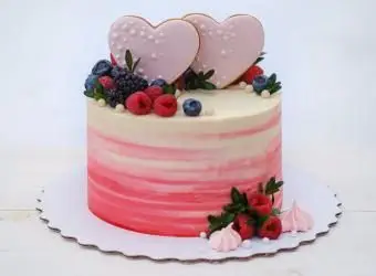 バレンタインデーのウエディングケーキ