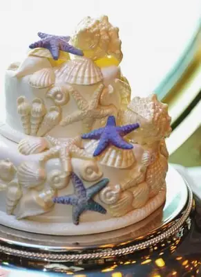 bolo de casamento com conchas do mar