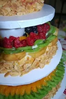 Odstupňovaný obrázok tvarohového koláča s povolením keylimeyummies.com