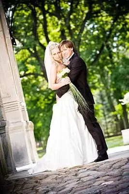 夏の結婚式の色