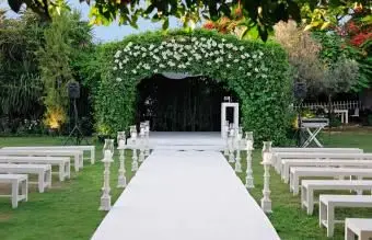 Dossel de casamento ao ar livre