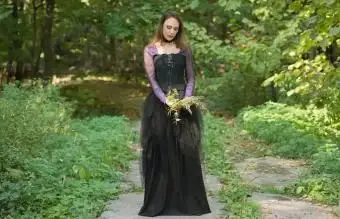 黒と紫のゴスドレス