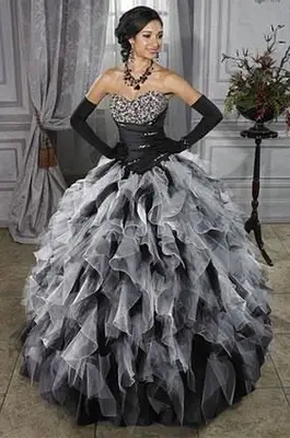 黒と白の夜会服ゴシックウェディングドレス