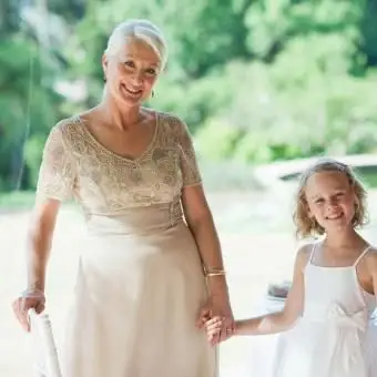 결혼식 피로연에서 남녀