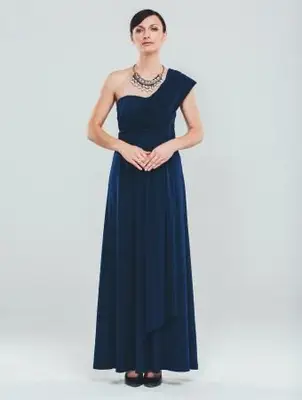 우아한 이브닝 가운을 입고 여자