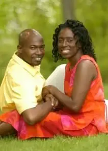 Différentes idées de vêtements à porter pour un mariage printanier