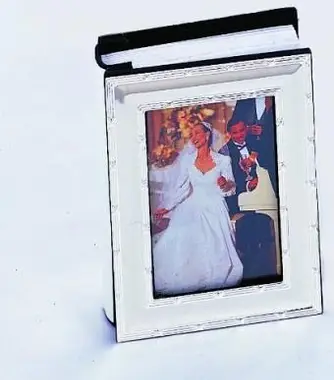 Srebrny album na zdjęcia z trzciną i wstążką