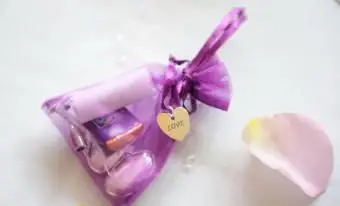 bolso de favor morado