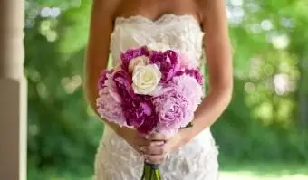 Bukiet ślubny z piwonii