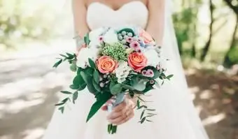 Kwiaty ślubne według sezonu: Przewodnik po pięknych kwiatach