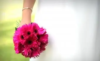 margarida e buquê de rosa