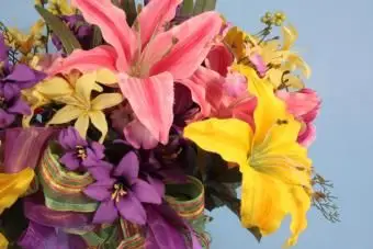 Jedwabny bukiet lilii