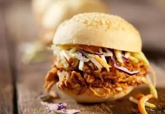 Suwaki BBQ Pulled Wieprzowina z Colesławem