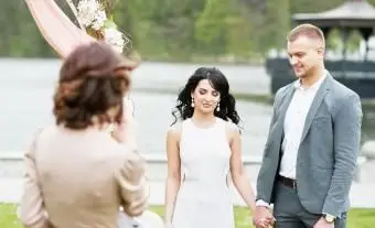 Un discours lors d'une cérémonie de mariage