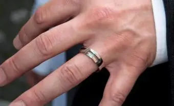 Opciones populares de anillos de boda para hombres