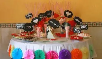 אפשרויות טעימות לשולחן ממתקי מקלחת כלה