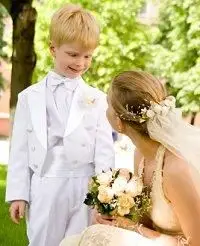 彼女のリングベアラーの息子との花嫁